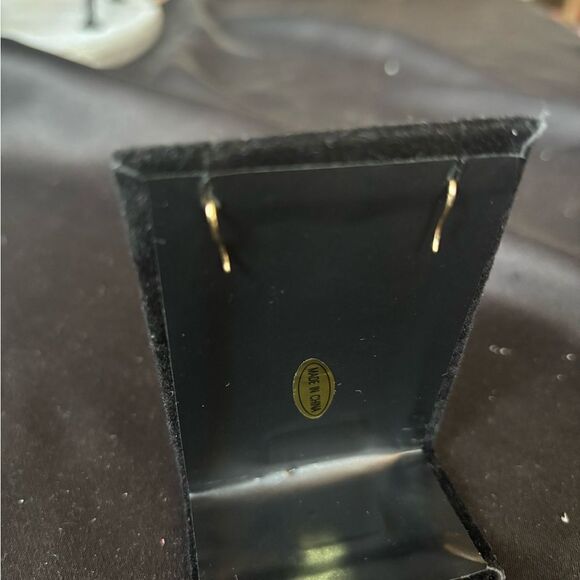 NEW Dangle Goldtone Earrings Brass Lead Compliant Fish Hook NWOT - Picture 3 of 8